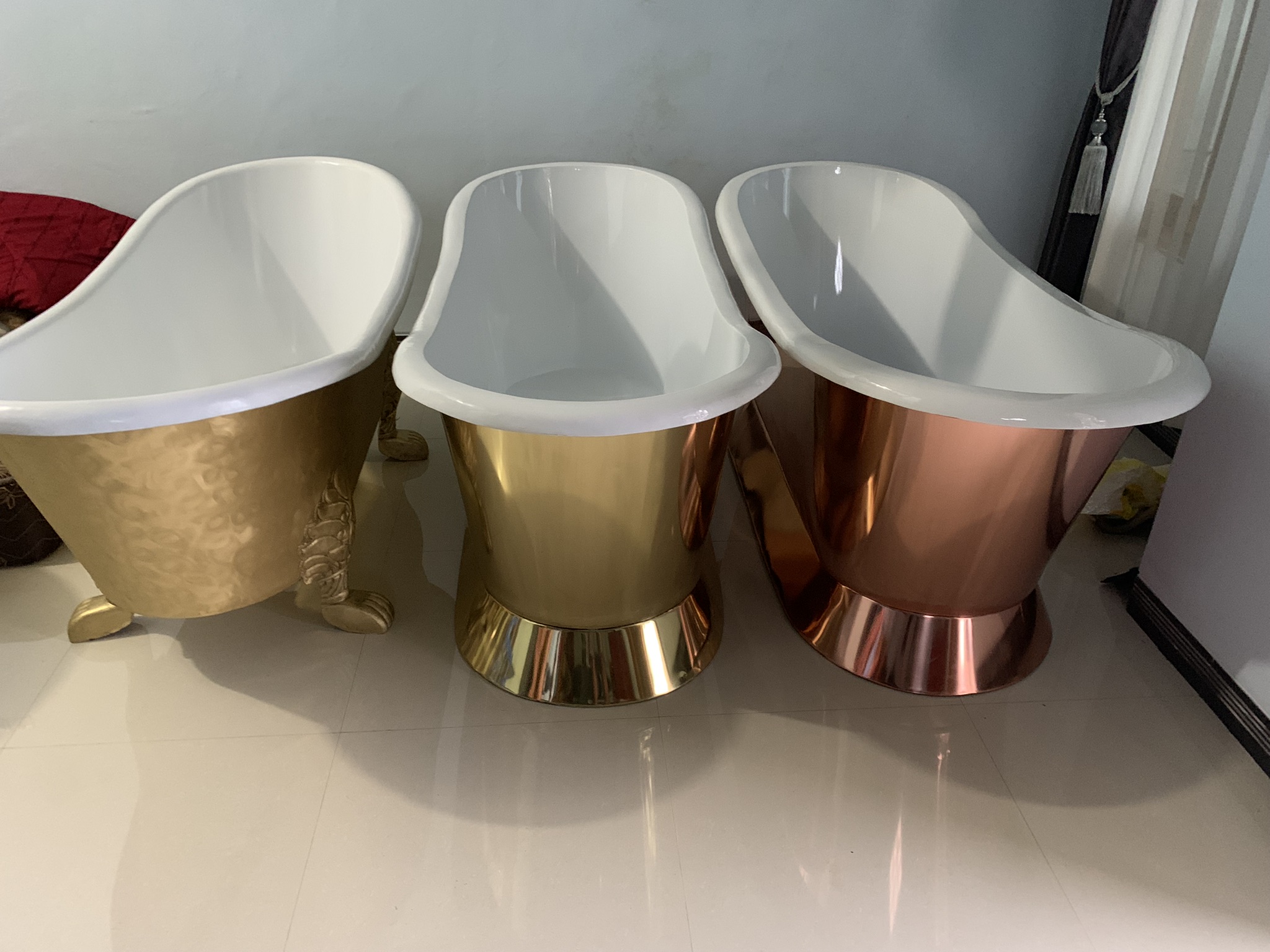 Bathtub Kuningan - PoejaGallery