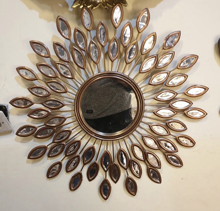 Cermin Hias Tembaga - Cermin dekoratif bingkai tembaga elegan.