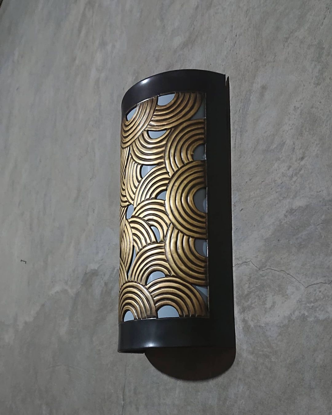 Lampu Dinding Kuningan - Lampu dinding kuningan, finishing mengkilap.