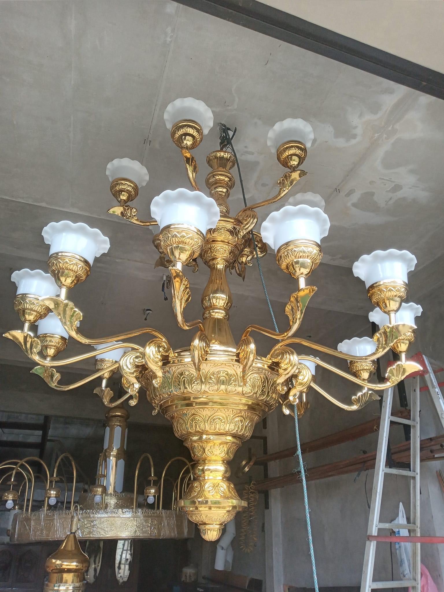 Lampu Robyong Kuningan - Chandelier robyong berbahan kuningan.